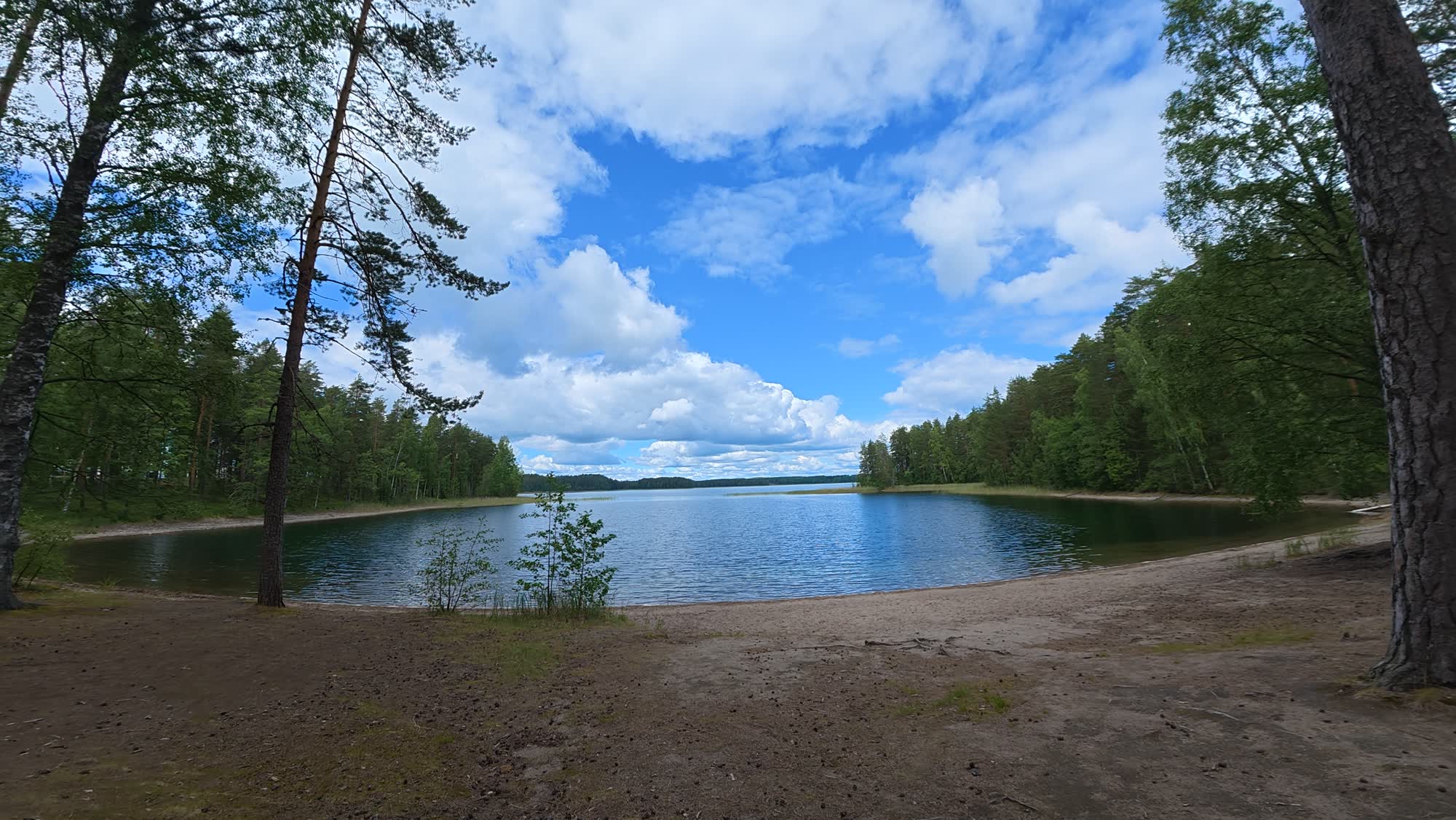 Quiet lakeside lunch mood — Kirkkoniemi